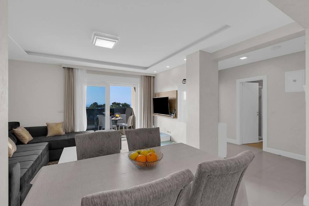 Apartment Hrvoje -Nur 50M Bis Zum Meer - Makarska Exklusiv Promajna Exterior foto