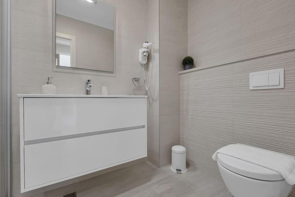 Apartment Hrvoje -Nur 50M Bis Zum Meer - Makarska Exklusiv Promajna Exterior foto
