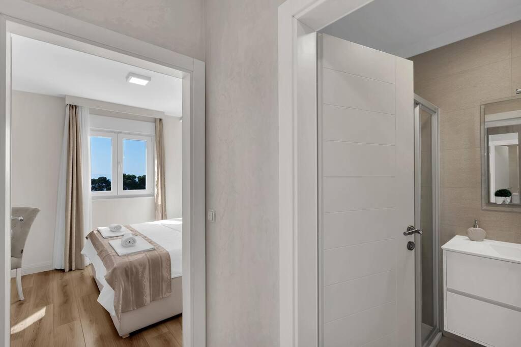 Apartment Hrvoje -Nur 50M Bis Zum Meer - Makarska Exklusiv Promajna Exterior foto